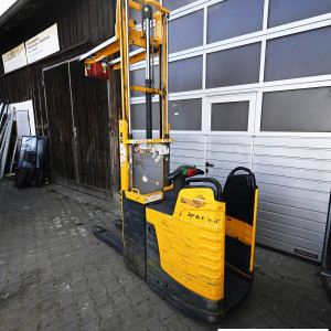 jungheinrich-erd220-hochhubwagen-aukt-br-01.jpg