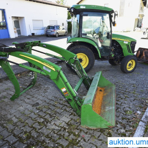 john-deere-3520-h2086-aukt-br-00.jpg