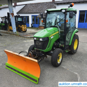 john-deere-3520-h2086-aukt-br-00.jpg